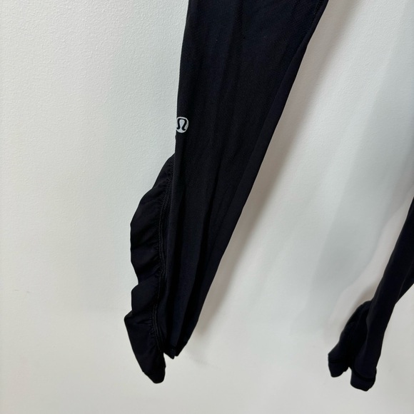 Lululemon leggings with Ruching Detail Size 4 - Picture 6 of 9